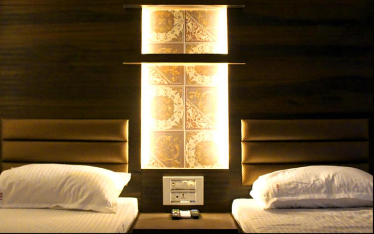 Hotel New Elite Inn - Near Midc Turbhe נאווי מומבאי מראה חיצוני תמונה